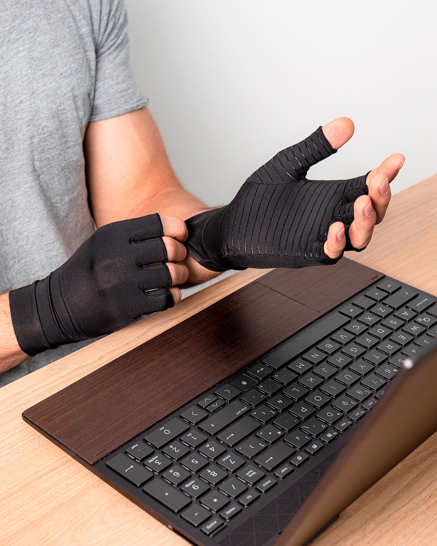 GUANTES DE COMPRESIÓN PARA ALIVIO DE LAS MANOS